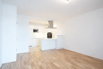 Hofseitige 2-Zimmer-Wohnung mit großem Balkon! Kühlung inklusive! U6 Floridsdorf!, 1210 Wien, Wohnung