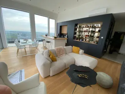 Luxus-DG-Wohnung ohne Schrägen im 17. Stock mit Terrassen, Whirlpool und Parkblick – U1 Oberlaa, 1100 Wien, Penthouse